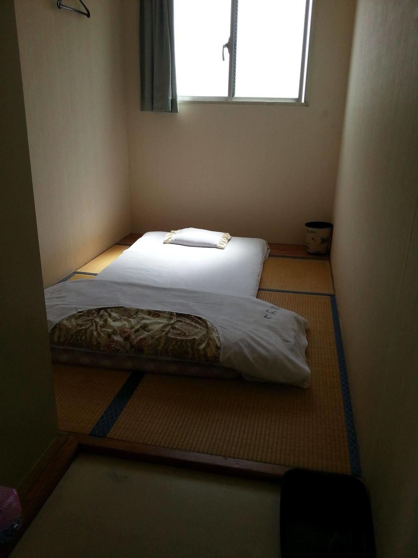 Business Hotel Shinbashi Osaka Exterior photo
